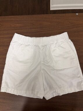 Talbots White Cotton Pull-On Bermuda Shorts. 6 inch inseam.